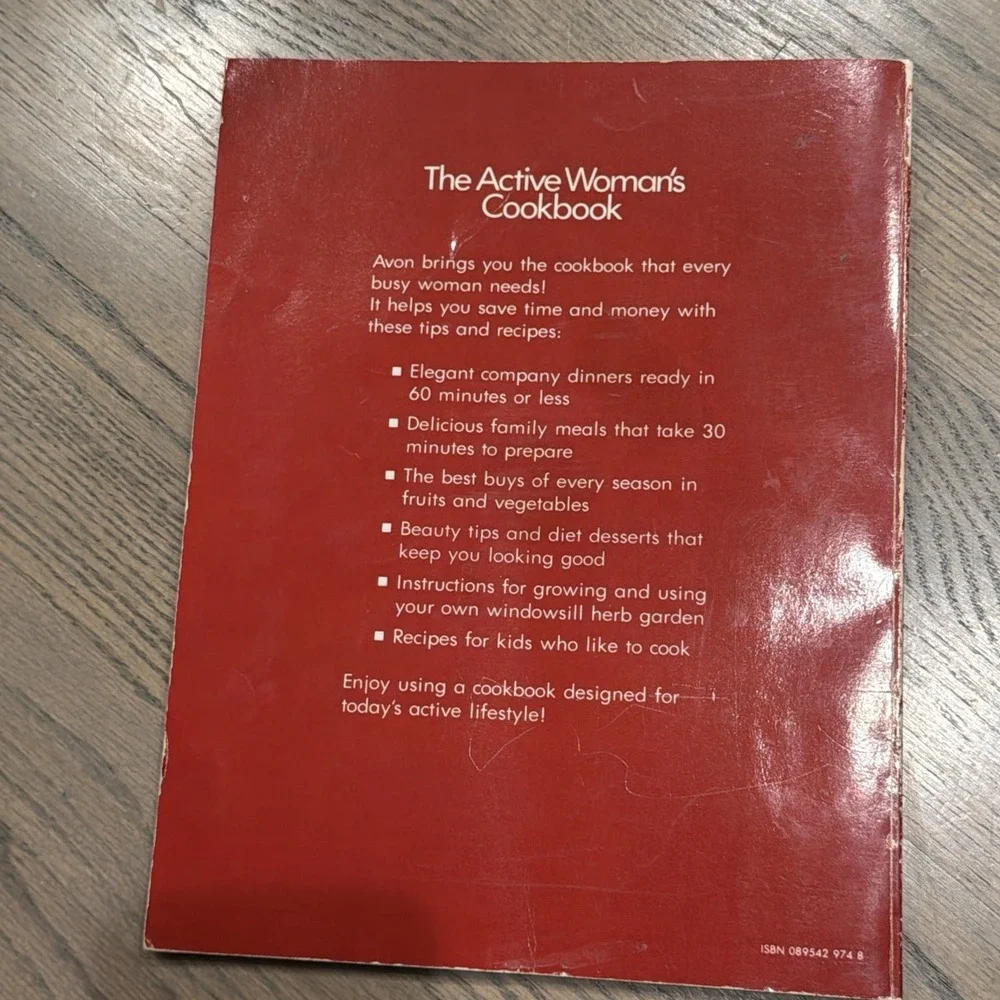 Avon Products, The Active Woman's Cookbook (80 Page Paperback), 1980;‎ (EUC)